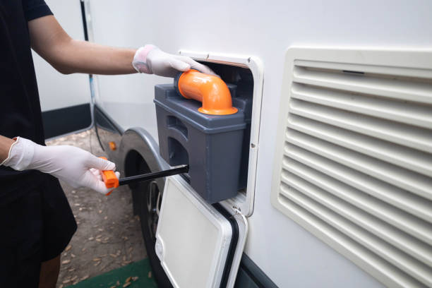 Best High-end porta potty rental  in Earlimart, CA